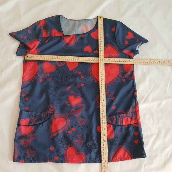 Unbranded Scrub Top Women XL Gray Hearts Valentines Day Medical Uniform Short - Picture 8 of 11